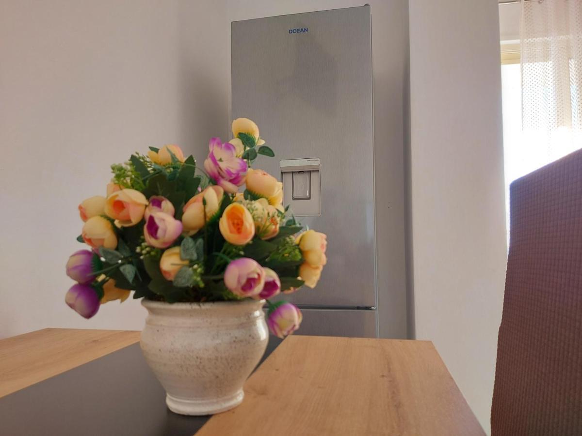 Bral Apartment 7 - Two-Bedroom With Seaview Dıraç Dış mekan fotoğraf